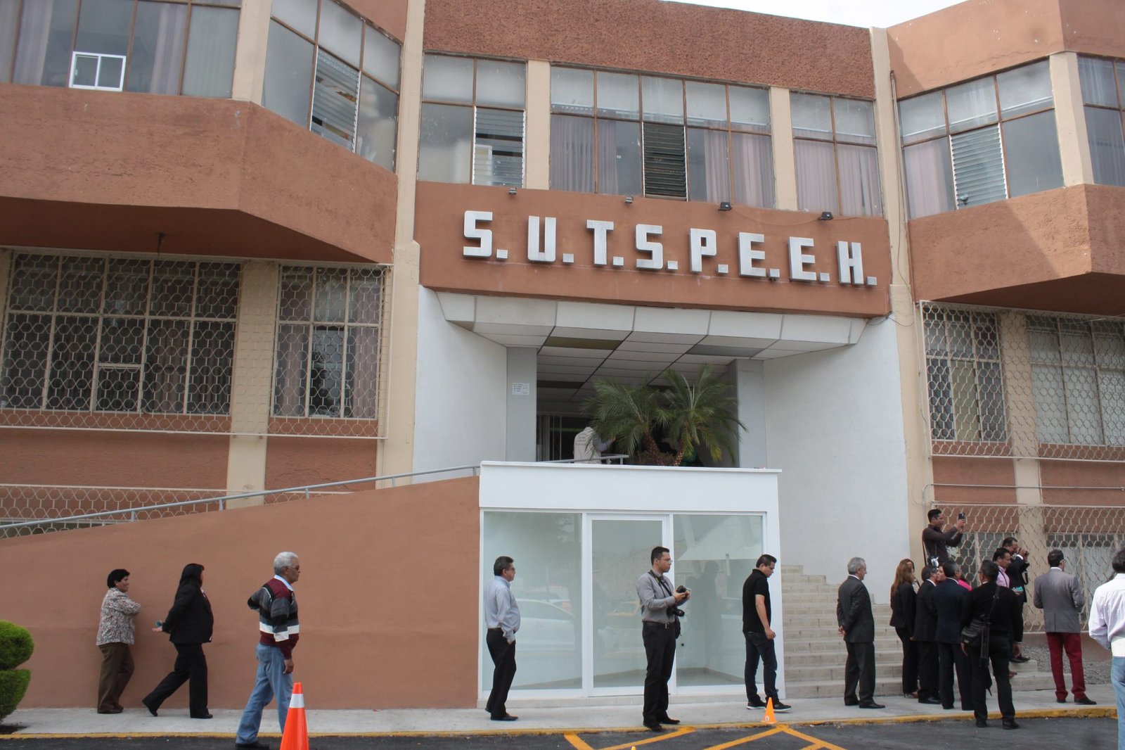 Poder Ejecutivo del Estado Atiende El Cumplimiento De Algunas Prestaciones Que Están Pendientes con el SUTSPEEH