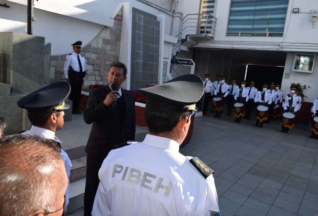 Titular de la Policía Industrial Bancaria Llama a su Personal a Trabajar en Unidad