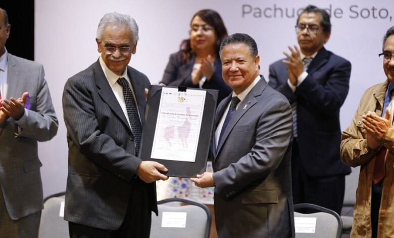 Participa Menchaca Salazar en la instalación de la Cátedra Carlos Martínez Assad