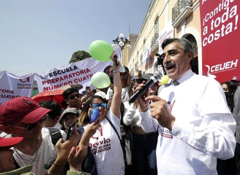 Castillo Acosta  Promete “Plan Enfocado en Apoyar a la Población Estudiantil y Docente”, Luego de Incribirse  para Rector de la UAEH 2023-2029