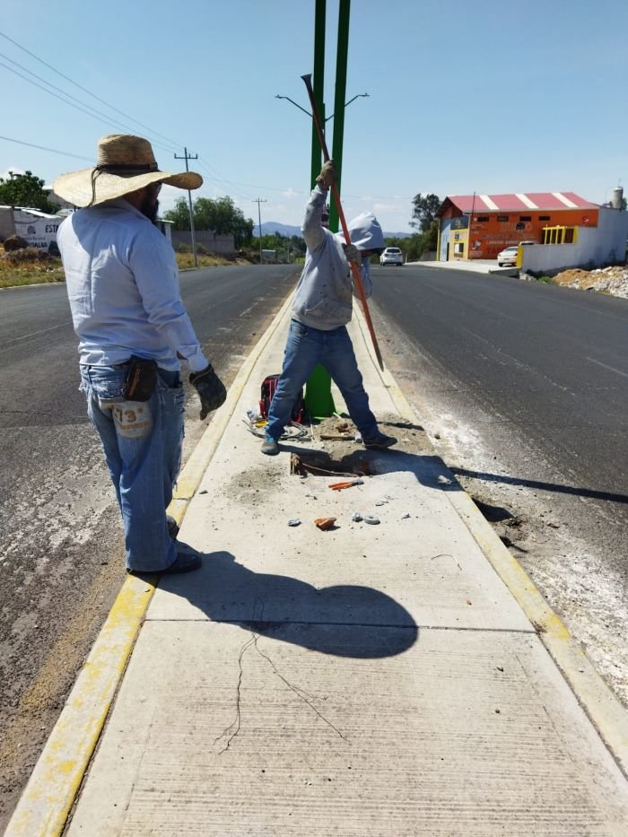 Mantenimiento Urbano Restableció Funcionalidad de Alumbrado en Bulevar Centenario