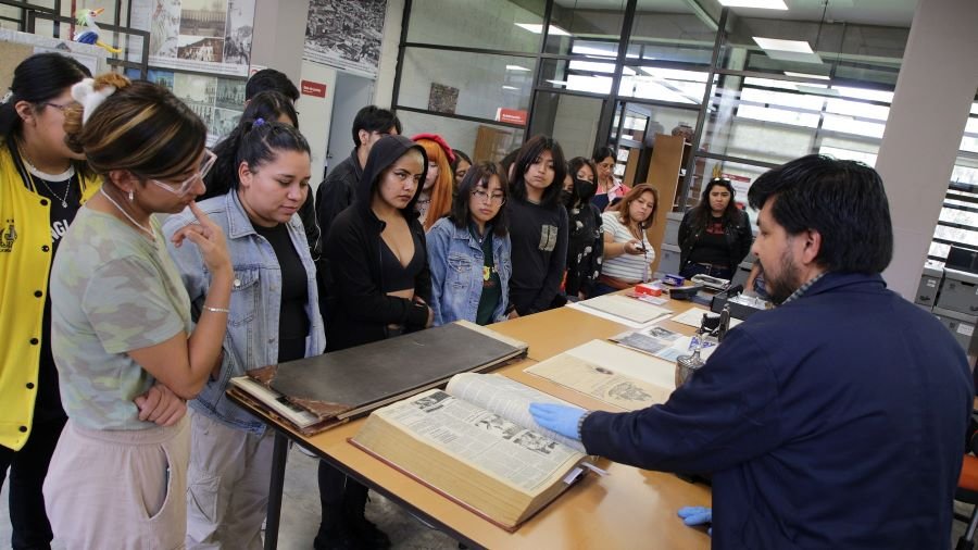 Escuela Nacional de Biblioteconomía Visitó el Archivo General UAEH