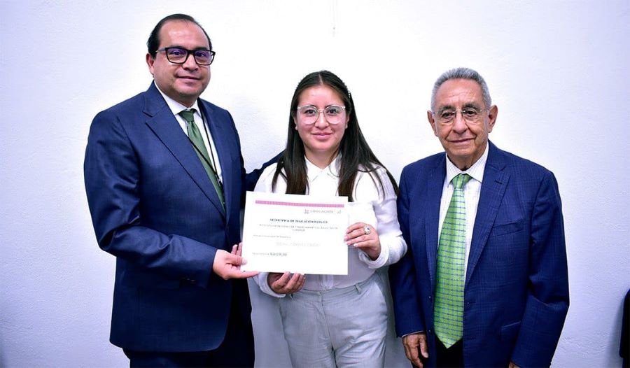 Estudiante de UTMiR recibió financiamiento para desarrollar proyecto turístico en Colombia