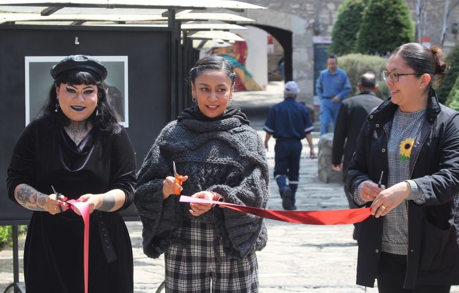 Flor Maldonado Inaugura Obra en CONV3RSAFOTO del Instituto de Artes