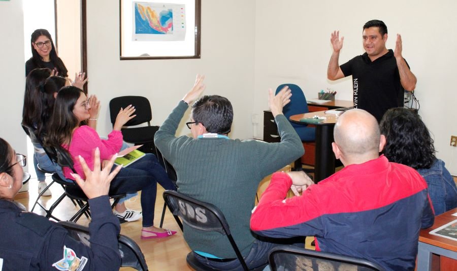 Imparten en Sebiso Curso de Lengua de Señas Mexicana