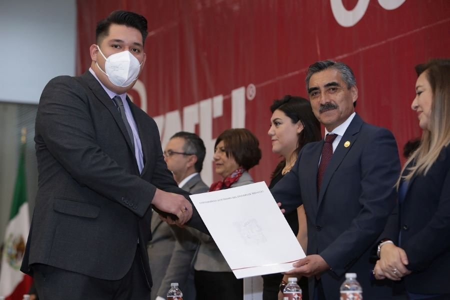 Más de Mil 200 Estudiantes de la UAEH Recibieron Su Título Profesional