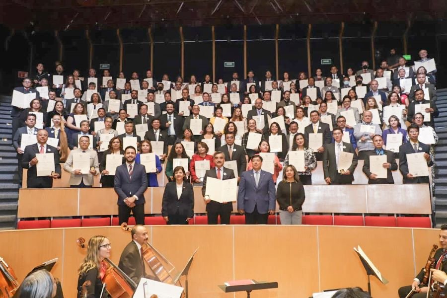 UAEH Reconoce la Antigüedad de 20, 25, 30, 35 y 40 Años de 247 Académicas y Académicos