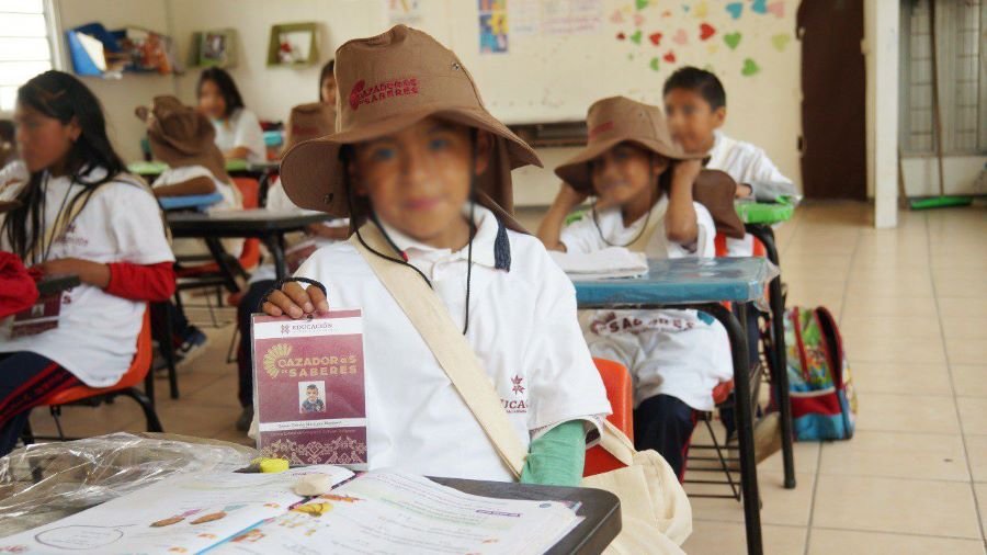 Alumnos de Acaxochitlán Preservarán Su Cultura, Lengua y Tradiciones