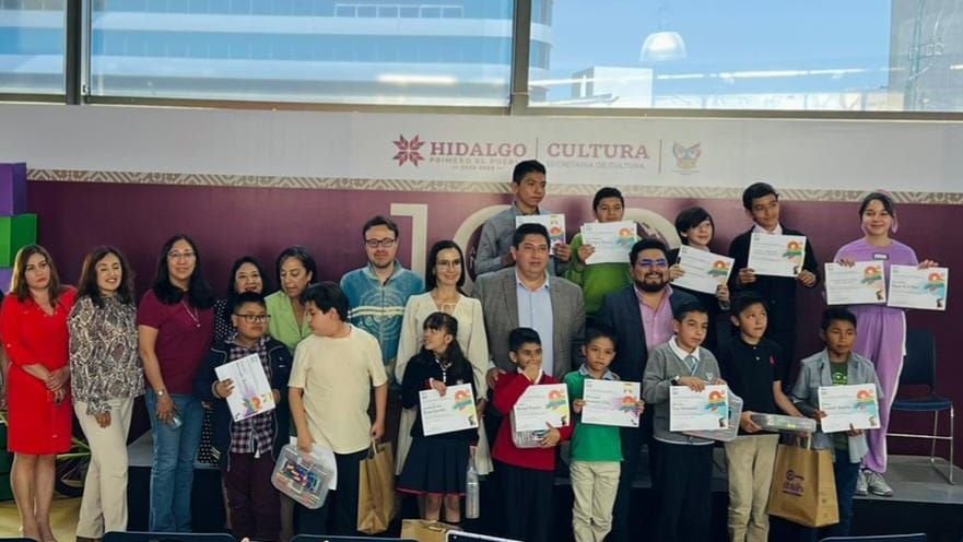 El Consejo General del Itaih Premio a Las Ganadoras (es)  del 9º Concurso de Dibujo Infantil 2023 ¡Yo Cuido y Protejo Mis Datos en La Red”