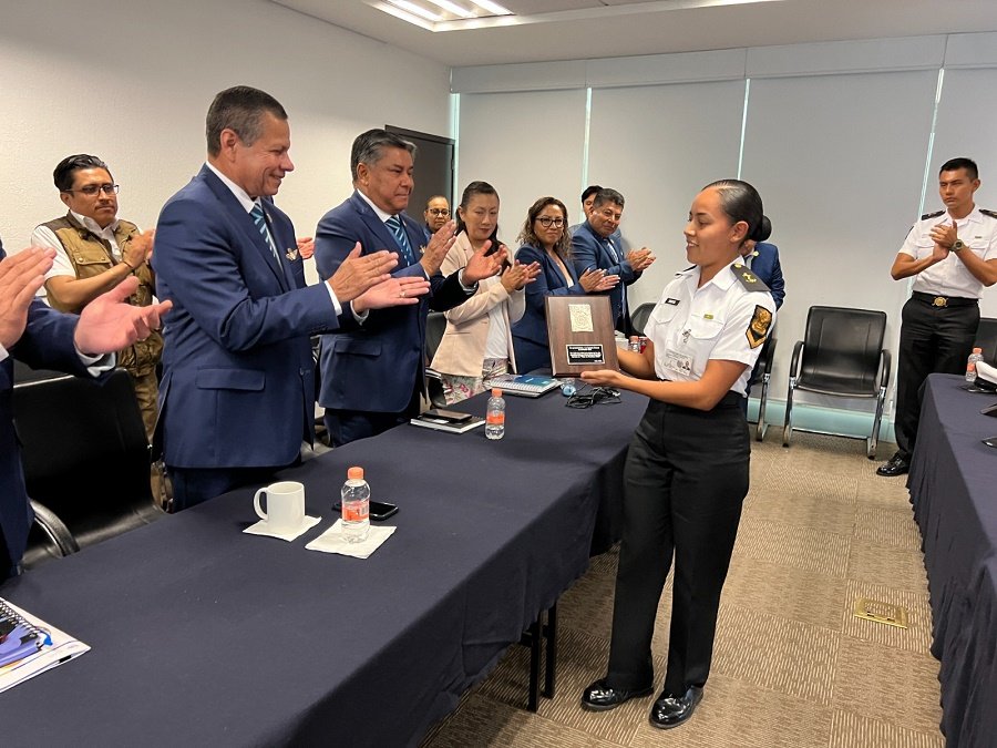 La AFAC Recibe a Cadetes de La Heroica Escuela Naval Militar