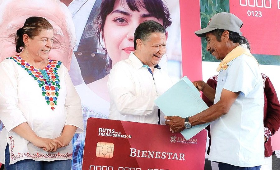 Gira del Gobernador a Pacula, Jacala, Entrega Apoyos, Rehabilitación de Escuelas. Ambulancia y Uniformes