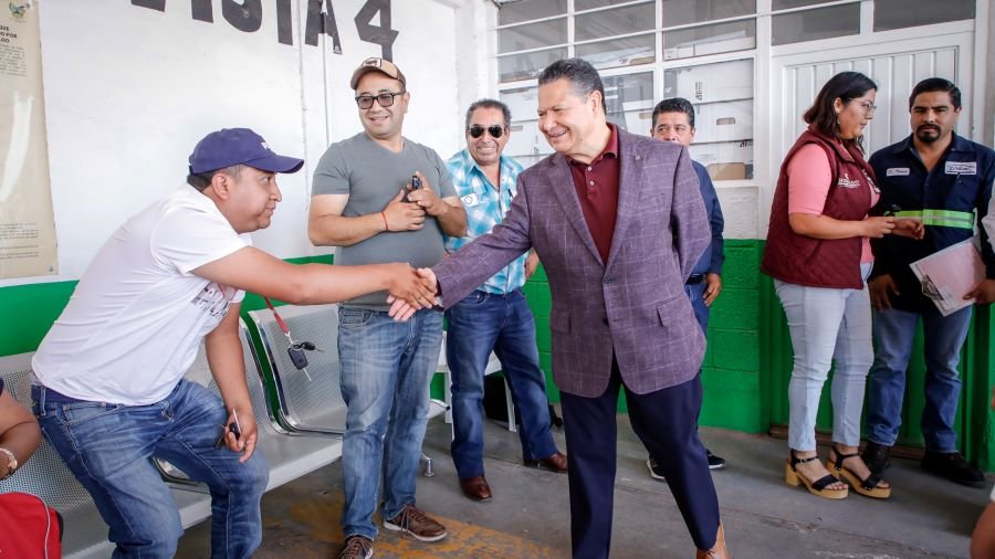 Supervisa Menchaca Salazar la Atención que se Brinda a Concesionarios de Transporte