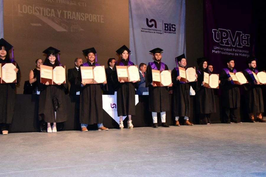 UPMH Entregó 561 Títulos Profesionales a Egresados