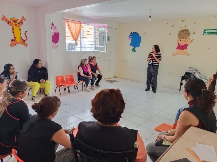 Centro de Cultura Emocional de La Familia Imparte Talleres a Personal del Sistema DIF de Tulancingo