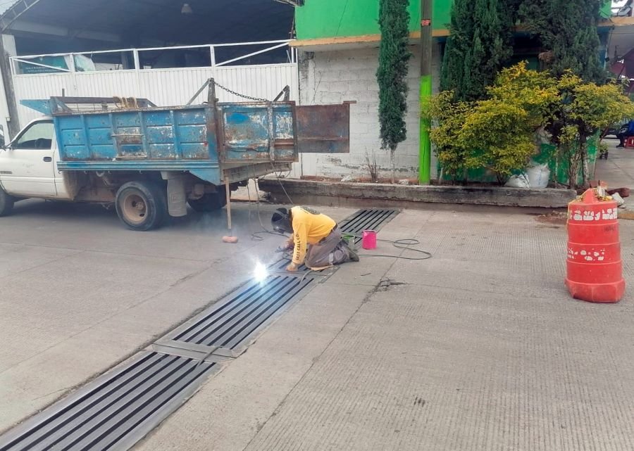 Caamt Realiza Acciones Para La Reposición de Rejillas, Coladeras y Tapas de Válvulas