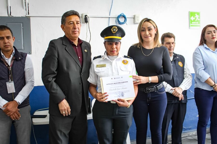 Entregan reconocimiento al Mérito Social a 2 elementos de la PIBEH