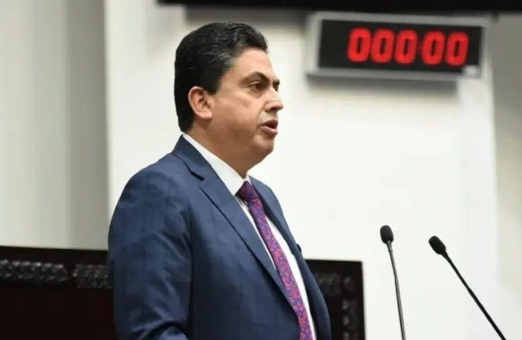 Otorgar la Debida Protección a las Niñas, Niños y Adolescentes en el Uso del Internet, Diputado Propone