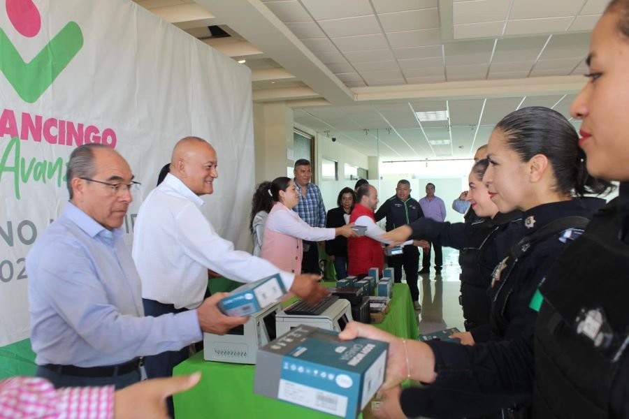 Alcalde Jorge Márquez Entregó Equipamiento Que Contribuirá a Mejorar Actuación de Elementos Policiacos