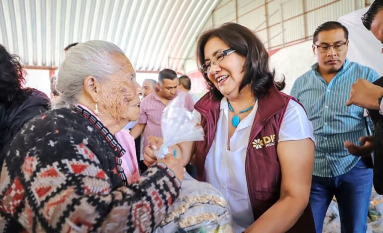 DIF Estatal Lleva Apoyos a la Otomí-Tepehua