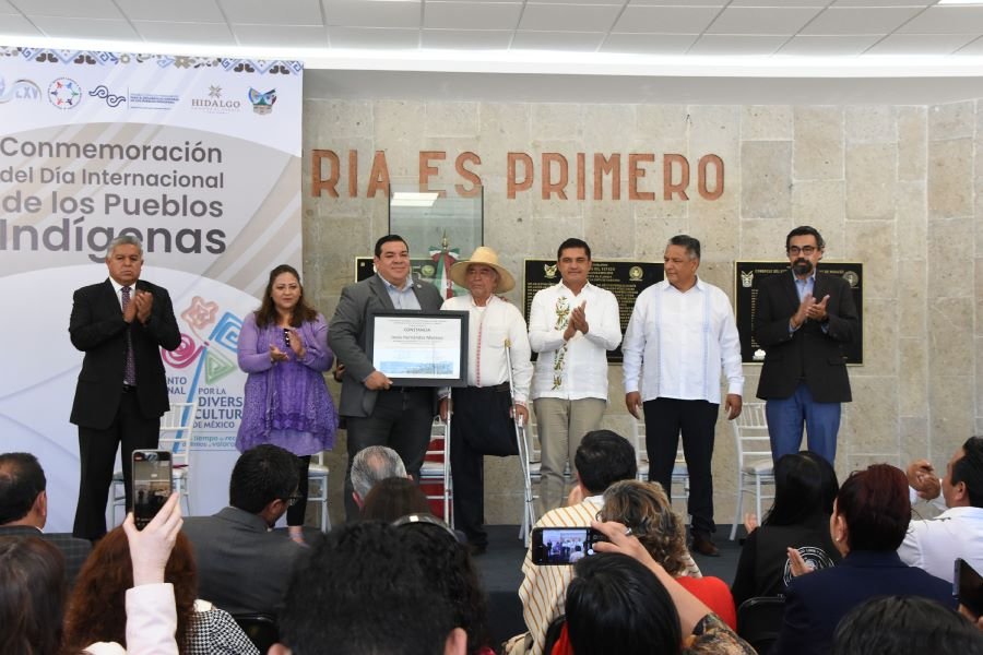 Entrega Congreso de Hidalgo Reconocimiento a Municipios