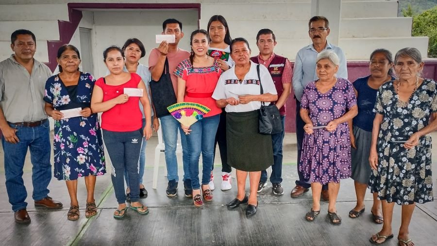 Fortalece Sebiso el Bienestar de Artesanas y Madres Solteras de Huejutla y Jaltocán
