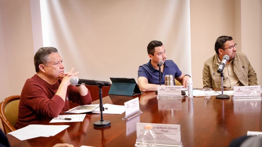 Julio Menchaca se Reúne Con Su Gabinete a 11 Meses de Administración