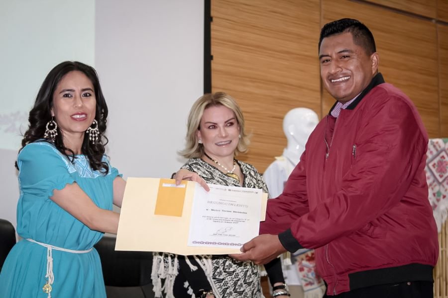 Gobierno Estatal Premió a 49 Personas Artesanas Que Destacaron en el Concurso “Hecho en Hidalgo”