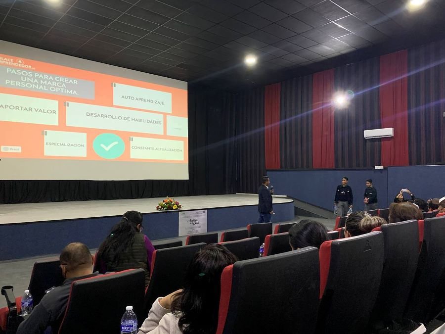 Juventudes Emprendedoras Reciben Capacitación y Asesoría Para El Desarrollo de Sus Proyectos