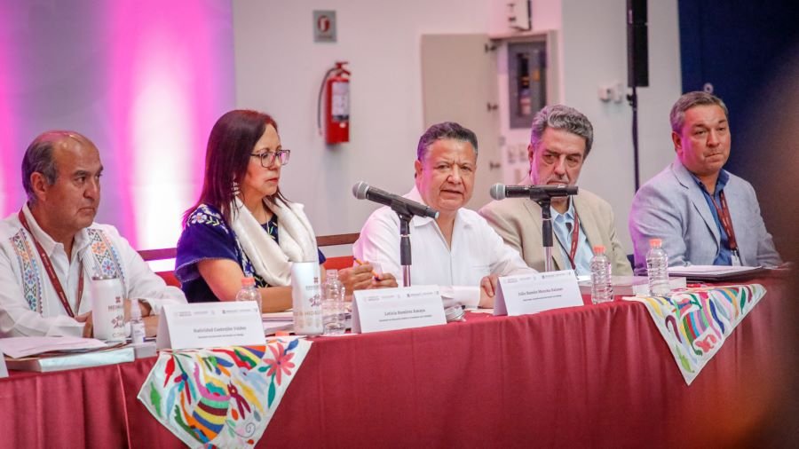 “En Hidalgo Dialogamos Sobre la Educación en el País”: Julio Menchaca