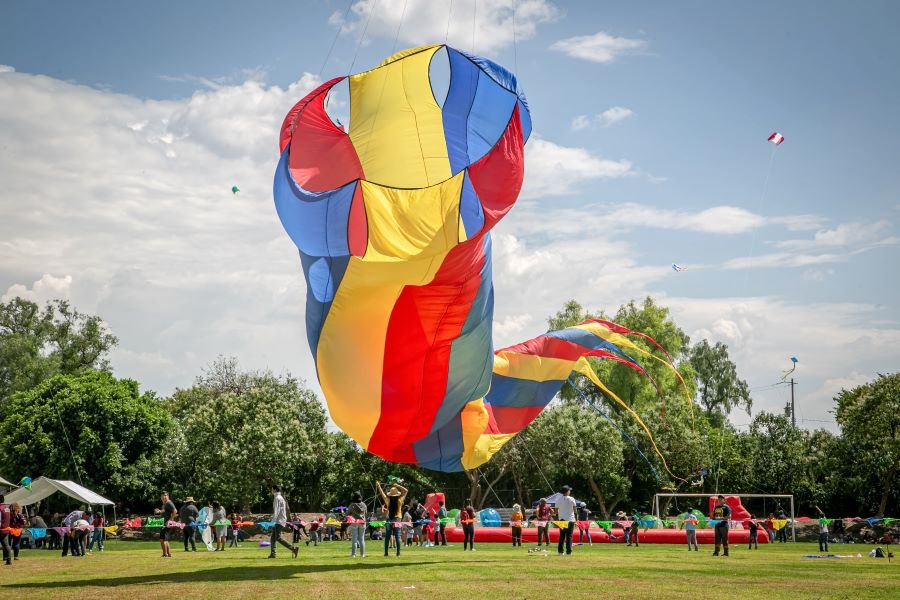 Realiza Chilcuautla Sexto Festival de Papalotes y Globos de Cantoya “Papalotl”