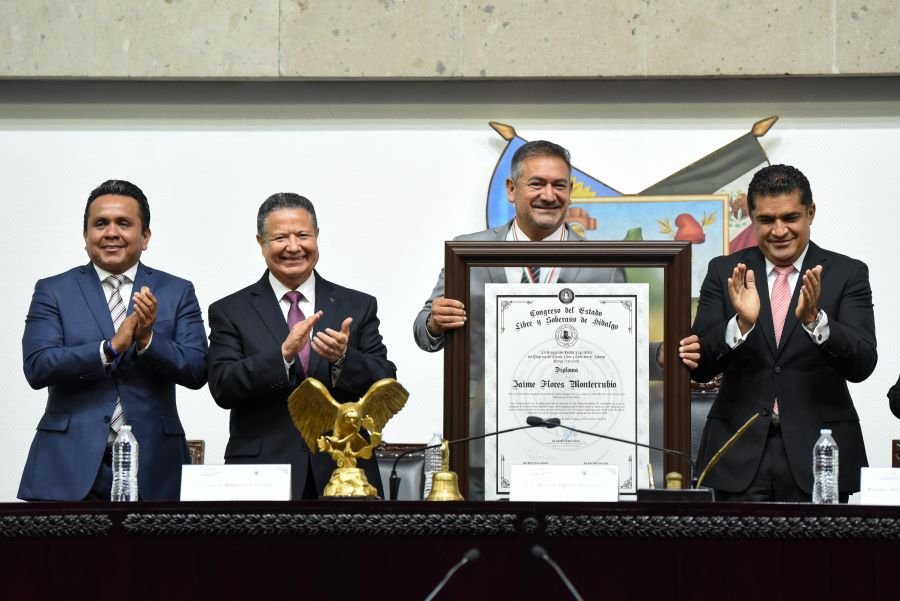 Reconoce Julio Menchaca el Talento Hidalguense Con La Entrega de Presea “Pedro María Anaya”