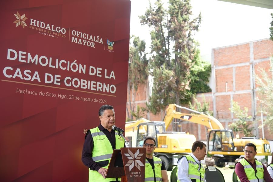 Termina Menchaca Salazar con Los Lujos de Administraciones Anteriores