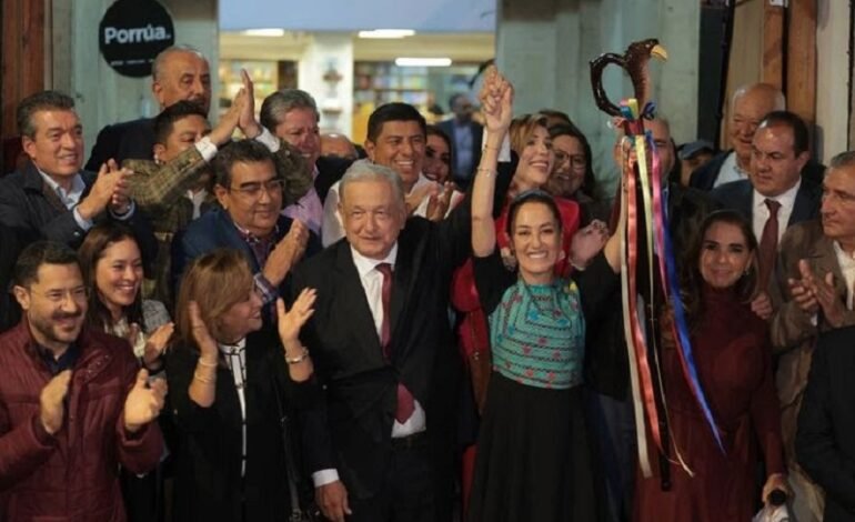 AMLO Entrega ‘Bastón de Mando’ a Sheinbaum