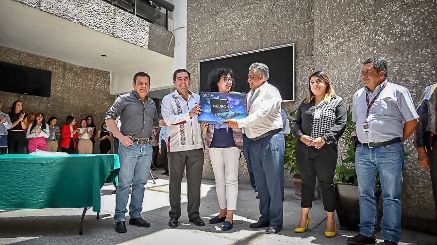 Dan Equipos Para El Personal de La Saderh Entregan Herramientas Digitales