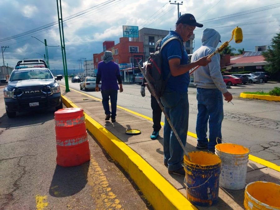 Dirección de Mantenimiento Urbano Culminó Reparación de Guarniciones en Bicentenario Entronque Con Libramiento La Joya -Se colocó nuevo barandal
