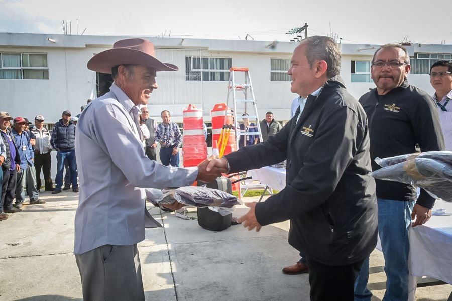 Entrega SIPDUS Nuevos Uniformes a Su Personal