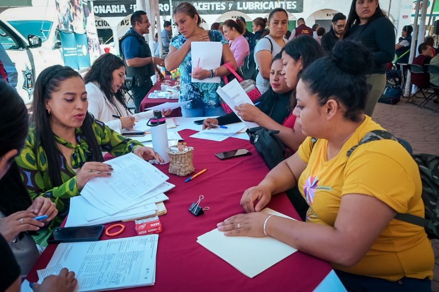 Garantiza Julio Menchaca Bienestar Para Mujeres y Niñas