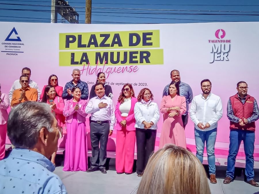 Inauguración de la Plaza de la Mujer Hidalguense.