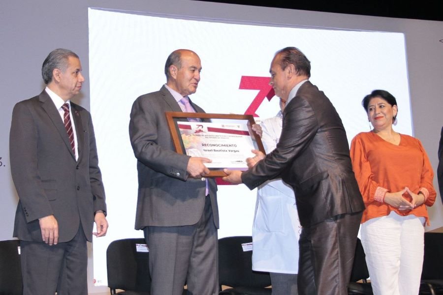 Reconoce CECyTEH labor de trabajadores en aniversario 32