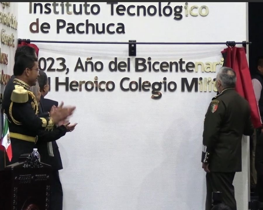 El Gobernador Julio Menchaca Salazar Develo la Inscripción la Leyenda “2023, Año del Bicentenario del Heroico Colegio Militar”. En el Muro de Honor del Congreso
