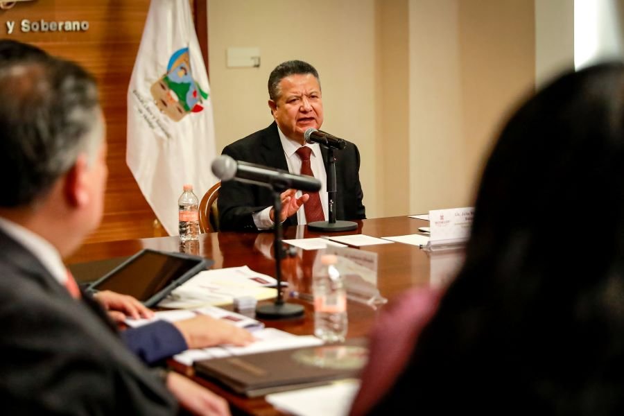 El Gobernador Julio Menchaca Escucho y Dialogo con Estudiantes del IDA de la UAEH