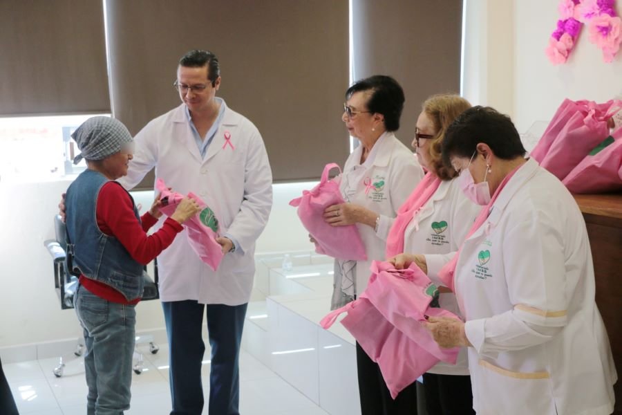 Entregan Damas del Voluntariado del IMSS Hidalgo 35 Prótesis Mamarias Hechas a Mano a Mujeres Con Cáncer de Mama