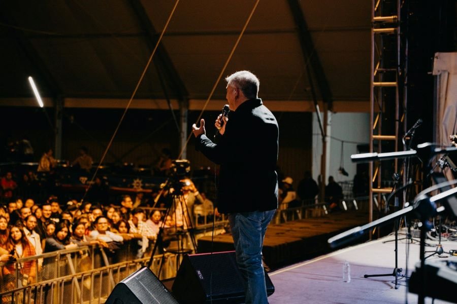 Jaime Flores, el Talento Detrás de la Canción Oficial de la Feria de San Francisco