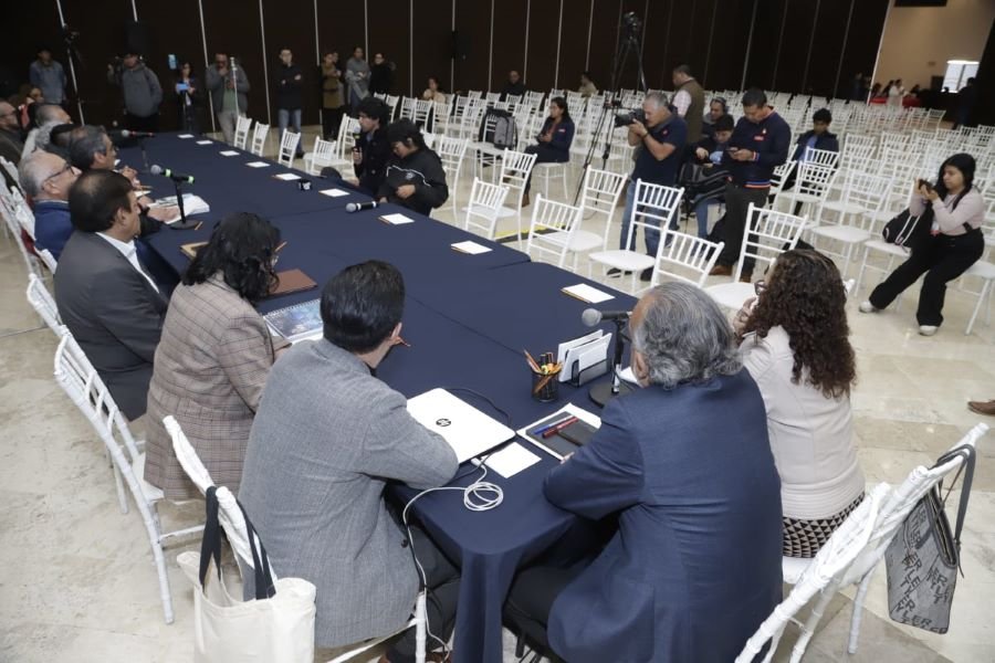 Se Rompió el Dialogo con Alumnos Paristas, no se Presentaron a la Reunión, el Rector se Quedo Esperando, no Llegaron
