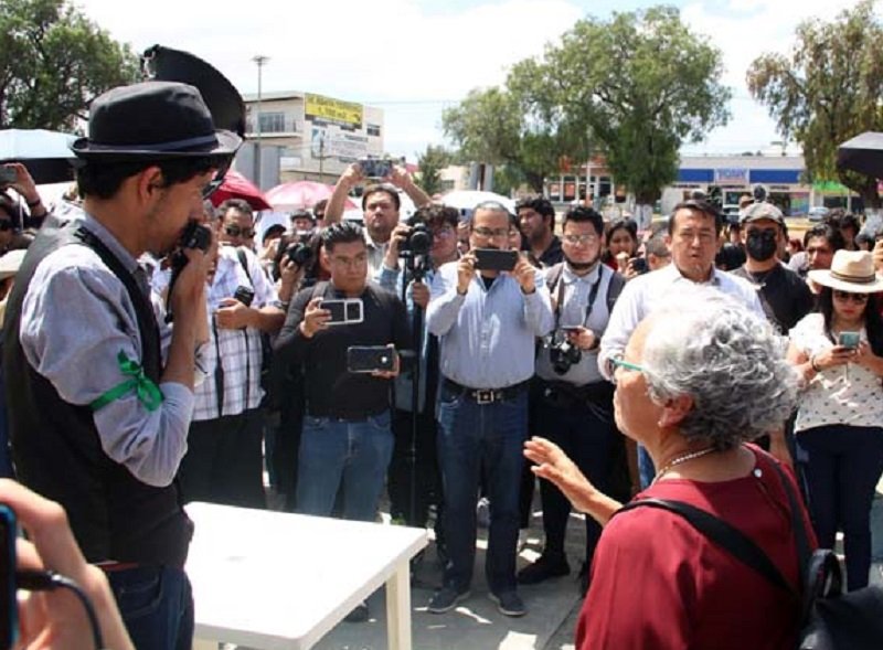 No se Presento el Rector a la Cita de los Estudiantes, no Hubo Acuerdos, solo una Platica con la Ombusperson Elsa Ángeles