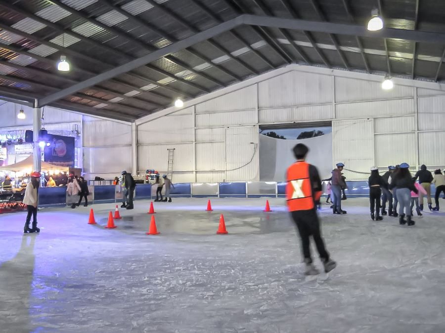 Pista de Hielo, Novedosa Experiencia Para Los Visitantes de la Feria de San Francisco