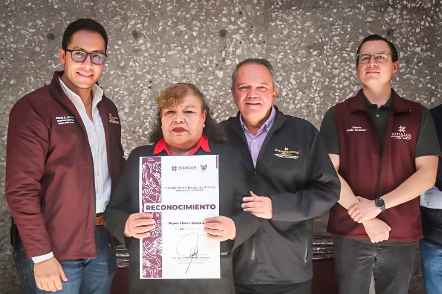 Reconoce SIPDUS Antigüedad de Trabajadores Sindicalizados  *Fueron entregados 873 chalecos institucionales