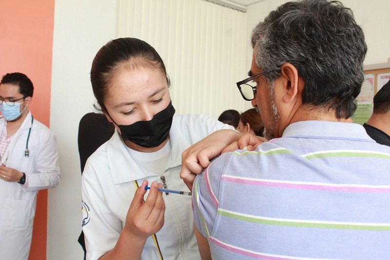 Inicia Jornada de Vacunación Contra Influenza y COVID-19 Para la Comunidad Universitaria