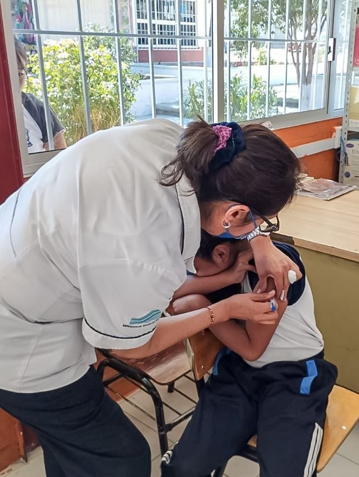 IMSS Bienestar Hidalgo Implementa Estrategia Innovadora de Vacunación en Escuelas y Comunidades