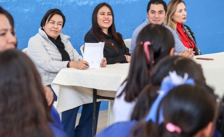 Entrega Inhjuve Estímulos Económicos a Emprendedores